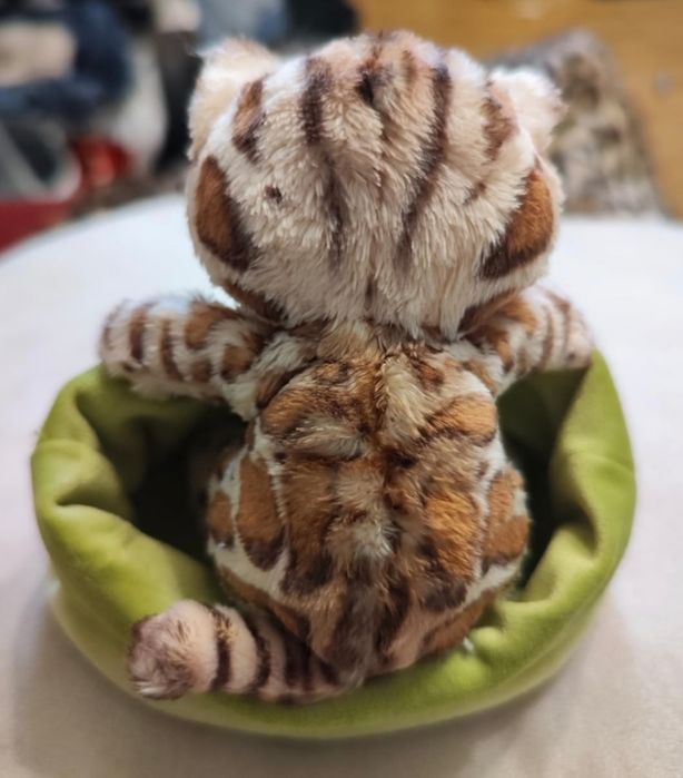 Плюшевая игрушка NICI Бенгальский кот 12 см, спит в корзине . Новый.