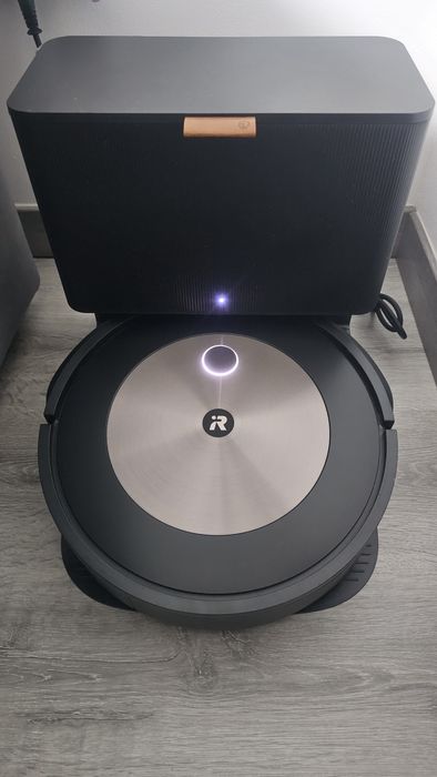 iRobot Roomba j7+ – Como novo + Garantia Nov 2026 + Acessórios