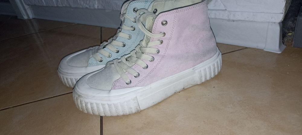 Sprzedam buty dziewczęce za kostkę