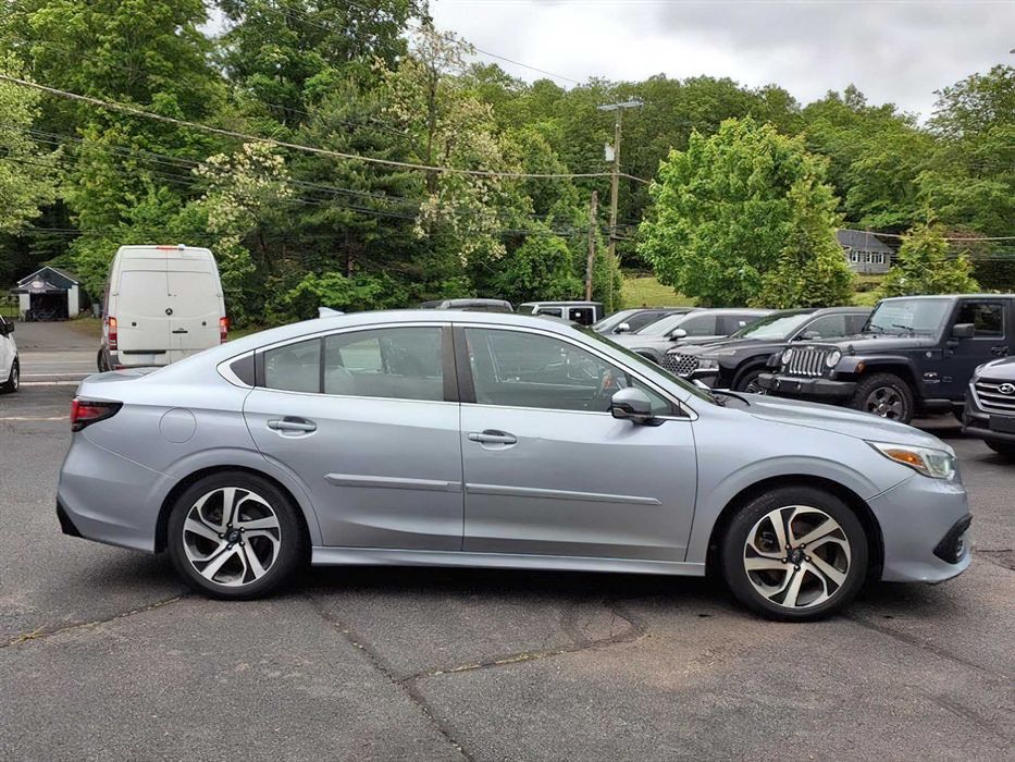 Subaru Legacy      2020