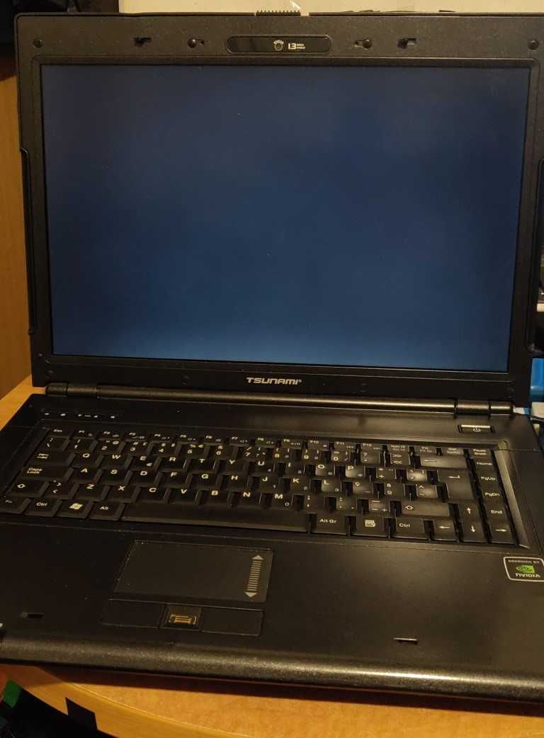 Portátil Tsunami  T9300 GeForce8600
