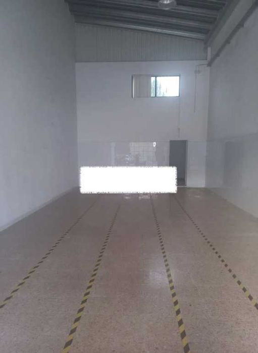 Armazém para arrendar em Rua Eugénio dos Santos, Pinhal de Frades