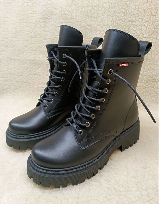 Жіночі зимові шкіряні чоботи із шнуровкою та блискавкою