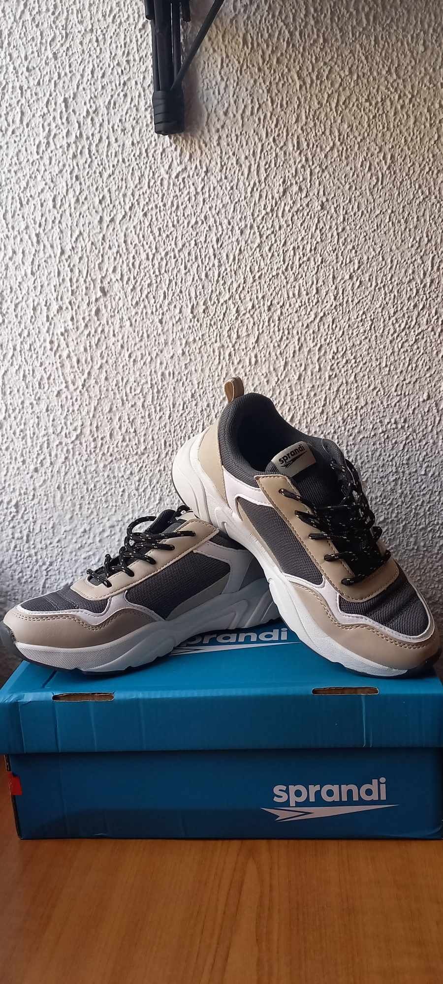 Buty sneakersy beżowe- nowe