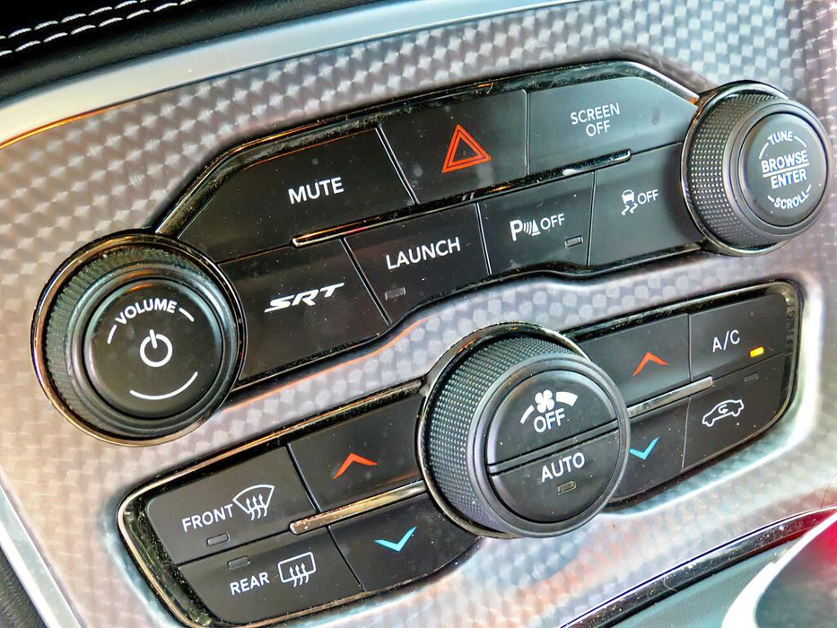 Dodge Challenger SRT Hellcat      2017