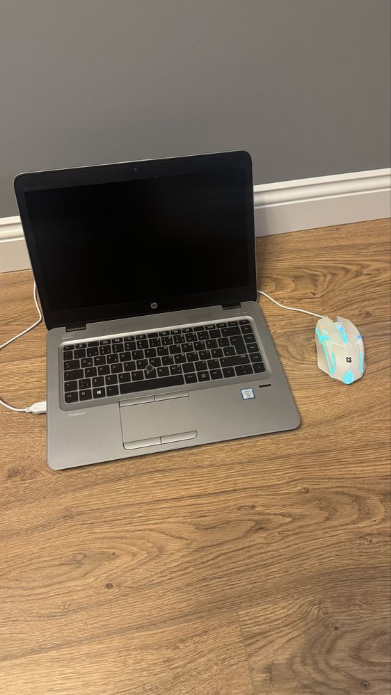 Hp elitebook g3 i5 8gb ddr4 14 cali fh  GTA Rolbox , minecraft , lol
