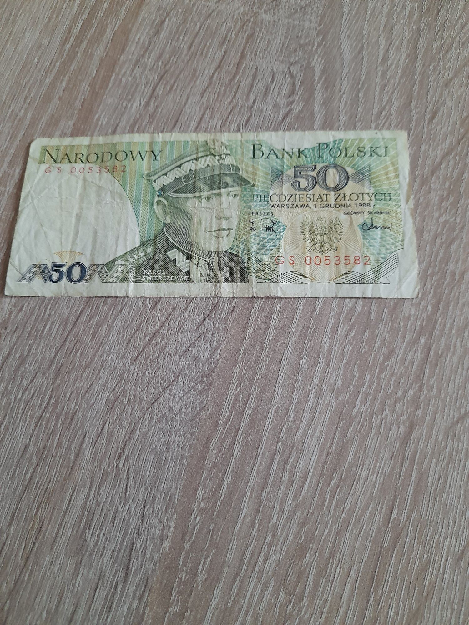 Banknot 50 złotowy.