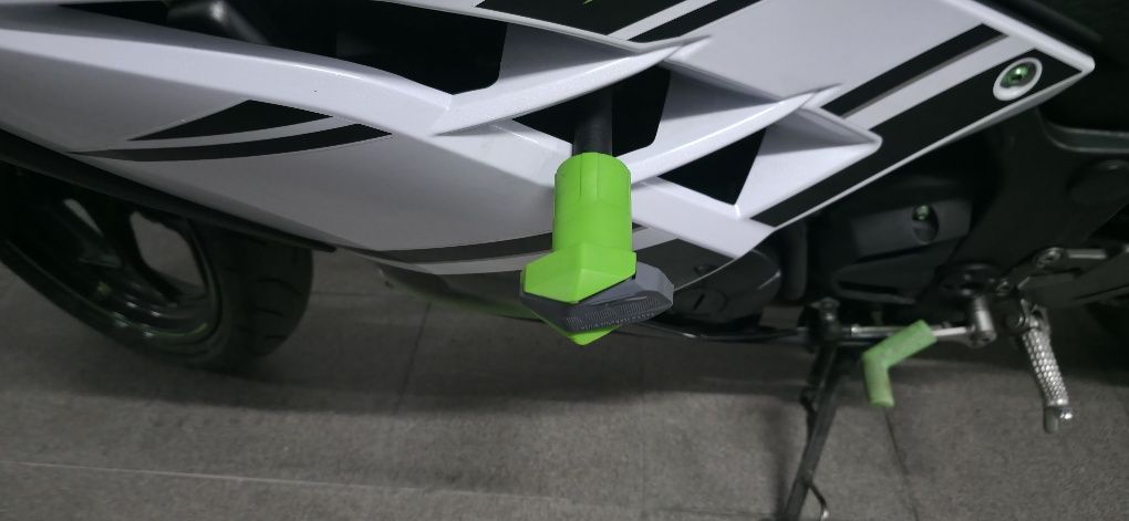 Kawasaki Ninja 300 especial aniversário