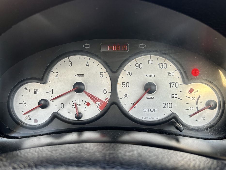 Peugeot 206 CC 1.6 Apenas 148.000km