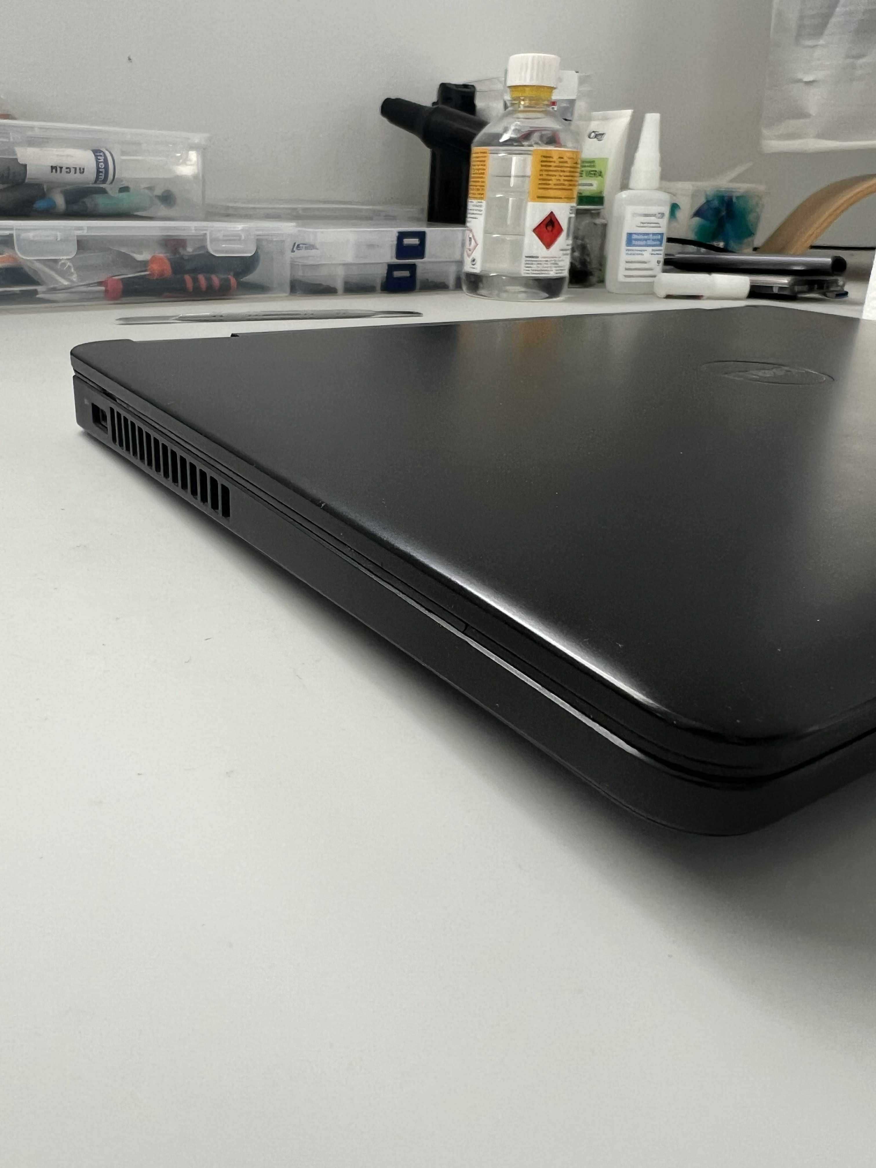 Portátil Dell E5470 I5 2.4GHZ | 8GB | Nvme 256gb