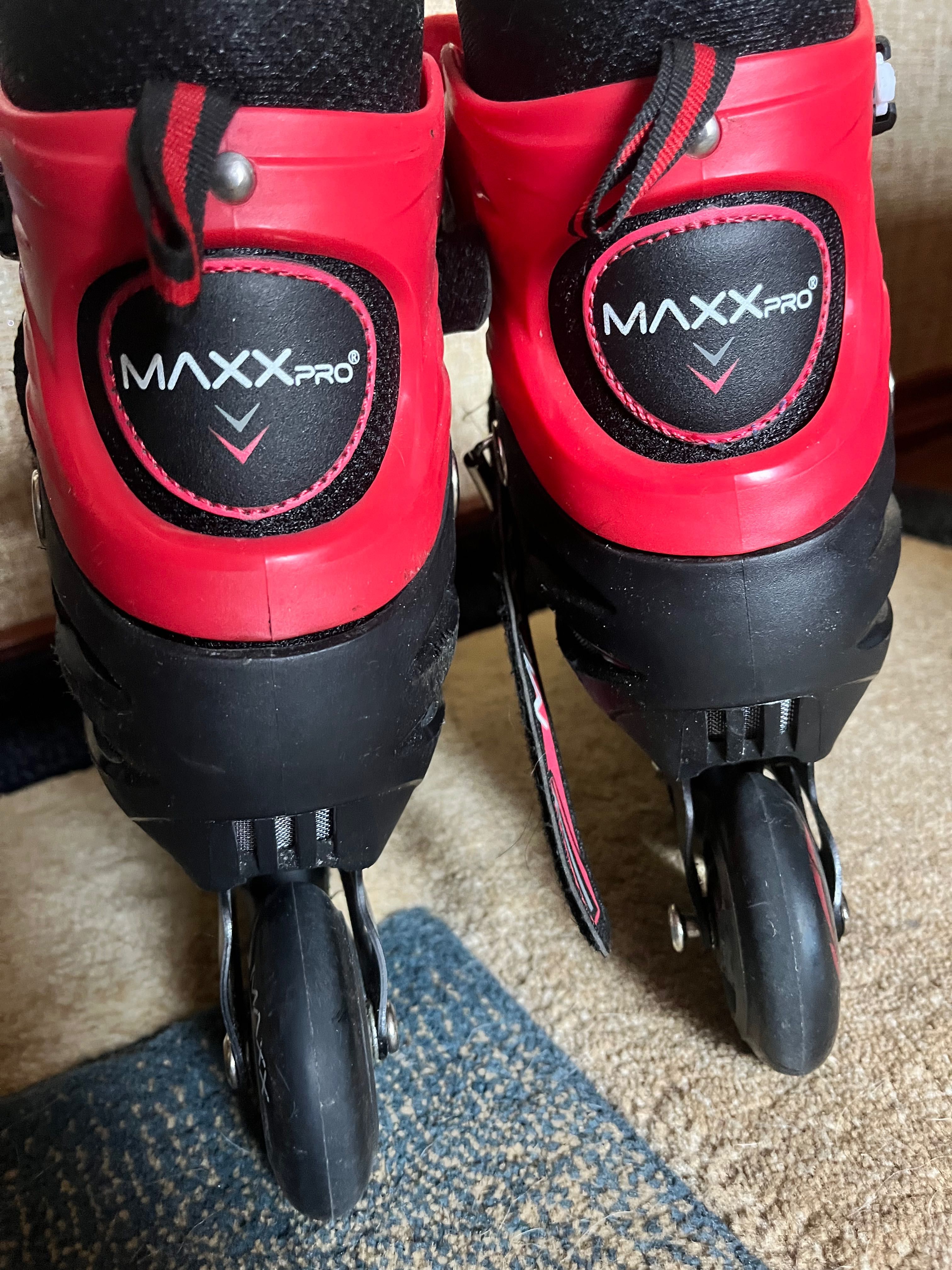Maxx pro ролики чорні з червоним