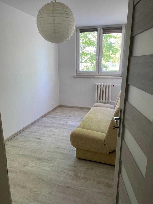 2 pokojowe mieszkanie 1 piętro , balkon , Blisko Centrum ul. Staffa
