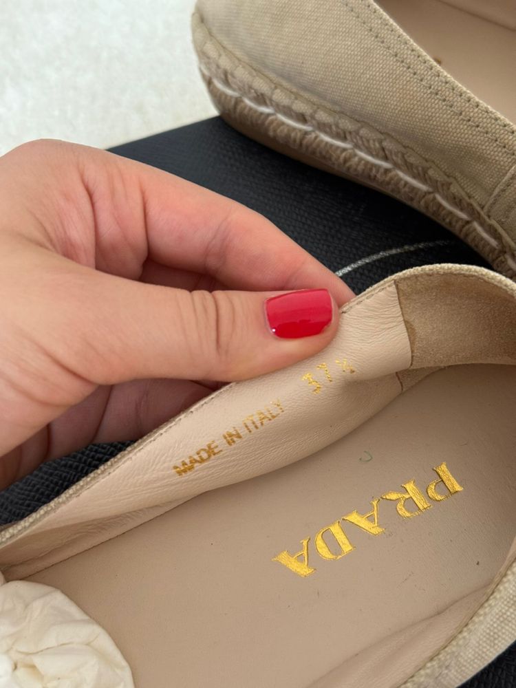 Еспадрильї Prada