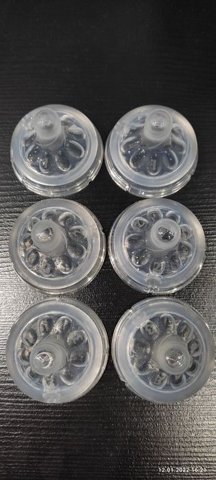 Молокоотсос AVENT, соски, бутылочки, поильник, ниблер, ложка Chicco.