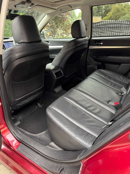 Subaru Legacy 2.0 Navi Comfort w perłowym czerwonym kolorze