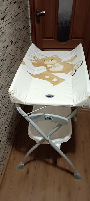 Продам пеленальный столик с ванночкой до года