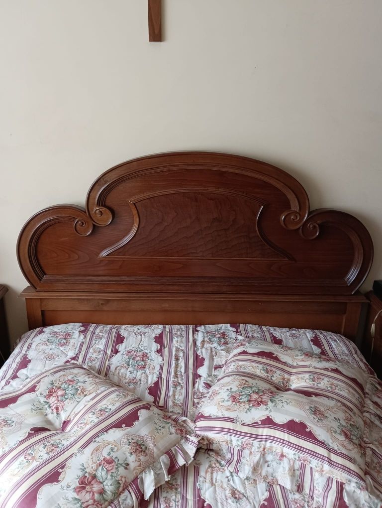 Quarto completo em madeira