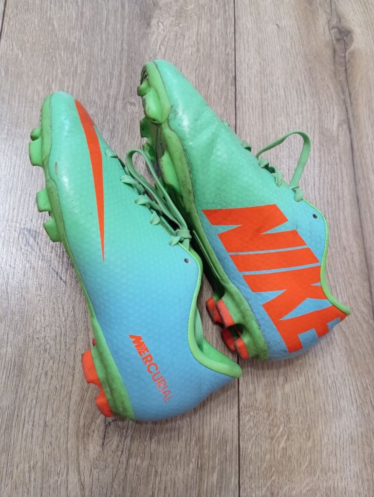 Dziecięce korki Nike Mercurial rozmiar 33