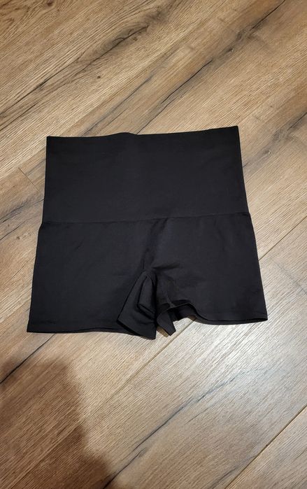 Krótkie spodenki sportowe rozmiar 42/44
