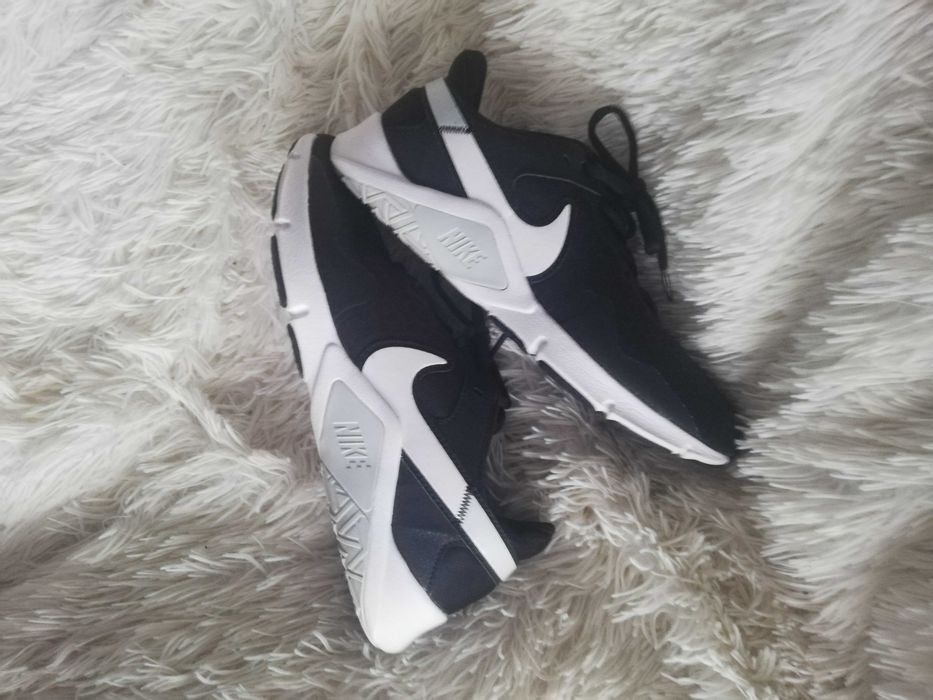 buty Nike 40 Nike trekingowe 40 CQ9545  001 Nike Legend Essential
