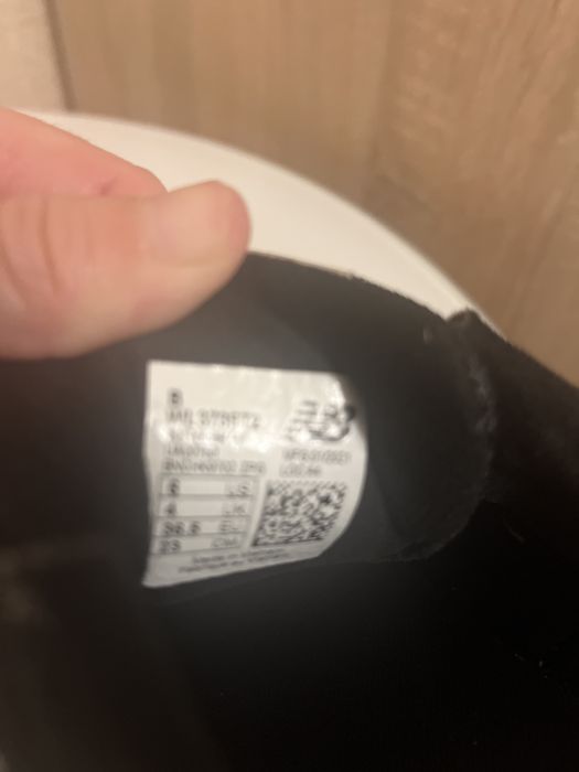 Оригинал!!! Женские фирменные кроссовки 36,5