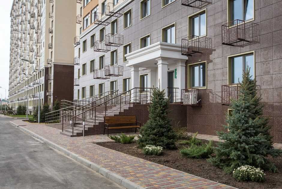 Посутосно квартира в Кадоре на Сахарова!Мрео,обл.больница!