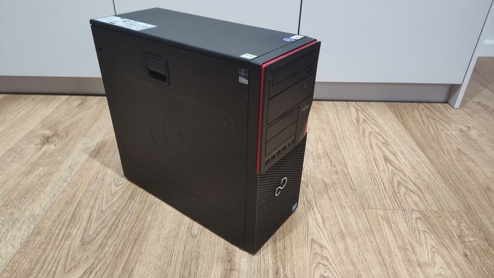 Komputer biurowy Fujitsu Core i3 Windows 10 8GB ram Dysk SSD 120GB