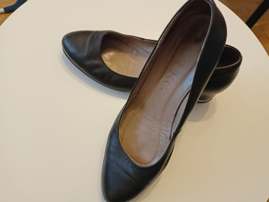 Buty Ryłko koloru czarnego