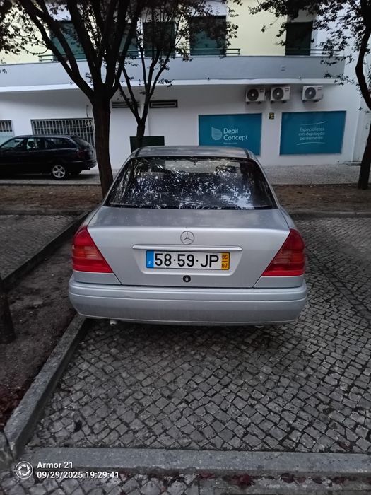 Mercedes muito extimado