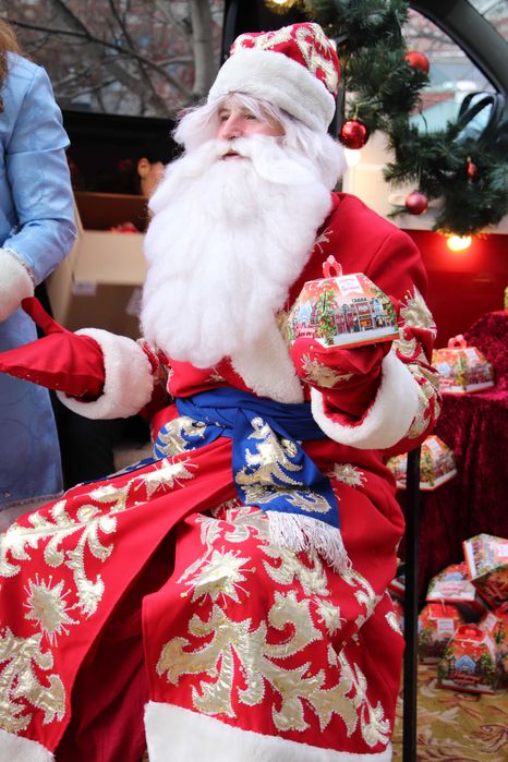 Дед Мороз! Роскошный костюм. Новогоднее шоу мыльных пузырей. Видео!