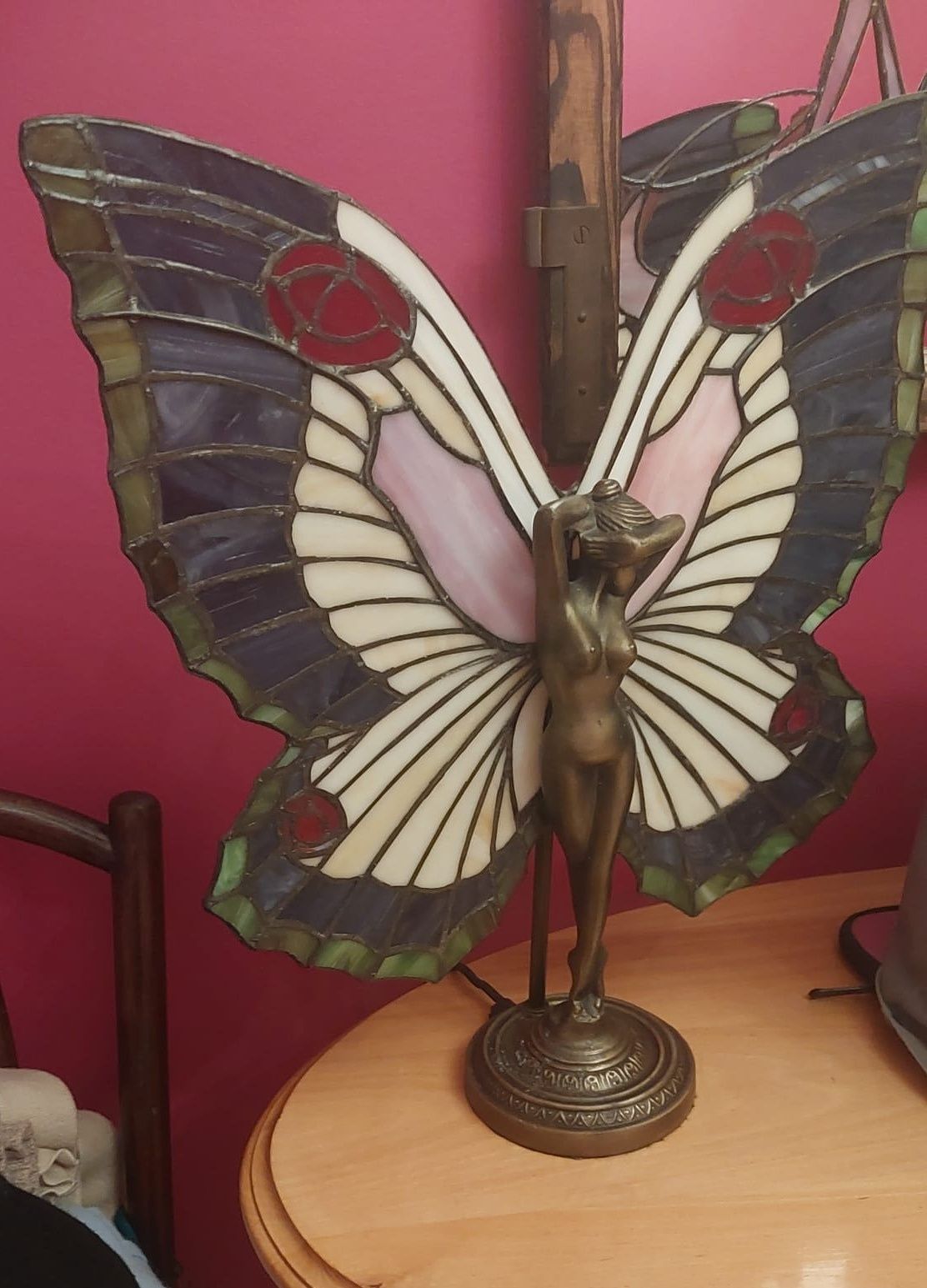 Lampa stołowa witrażowa kobieta motyl styl tiffany