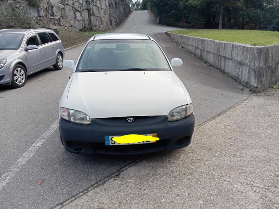 Hyundai accent 1.3 com ar condicionado