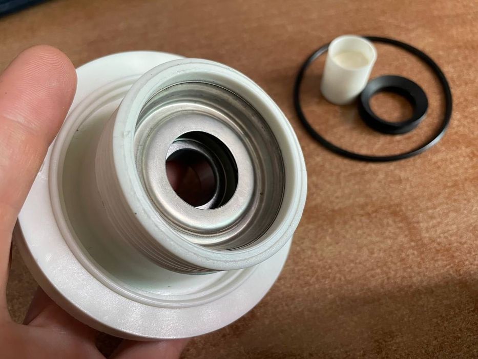 Electrolux супорт підшипників 6203 Італія (EBI 098, права різьба)