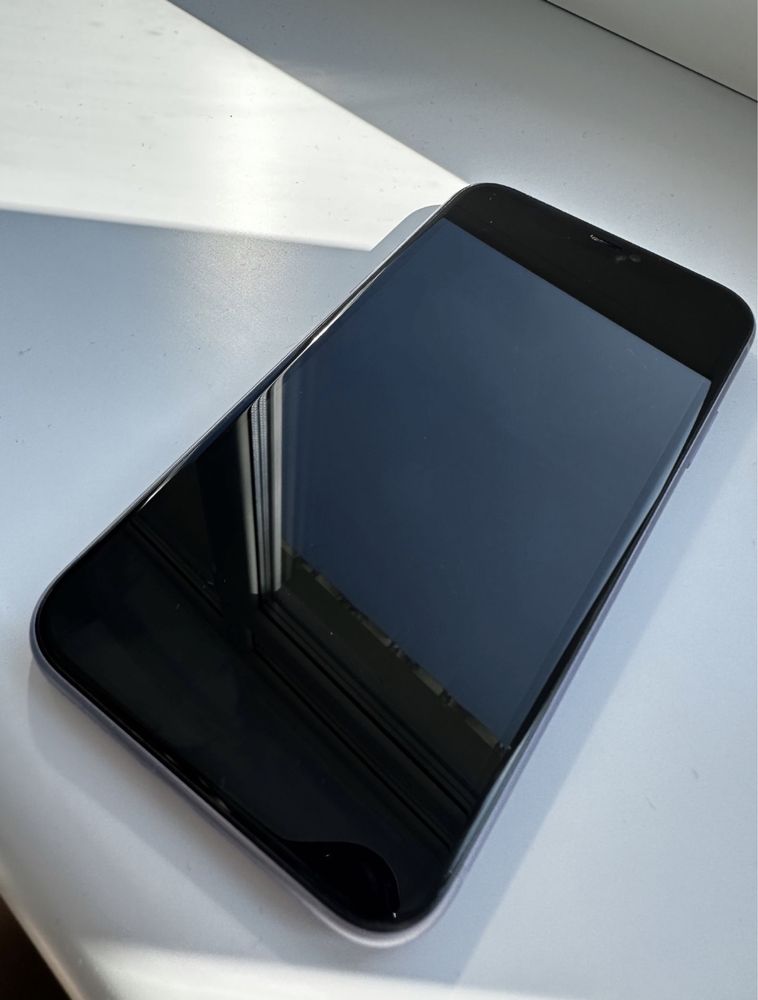 iPhone 11 64 gb пол года гарантии