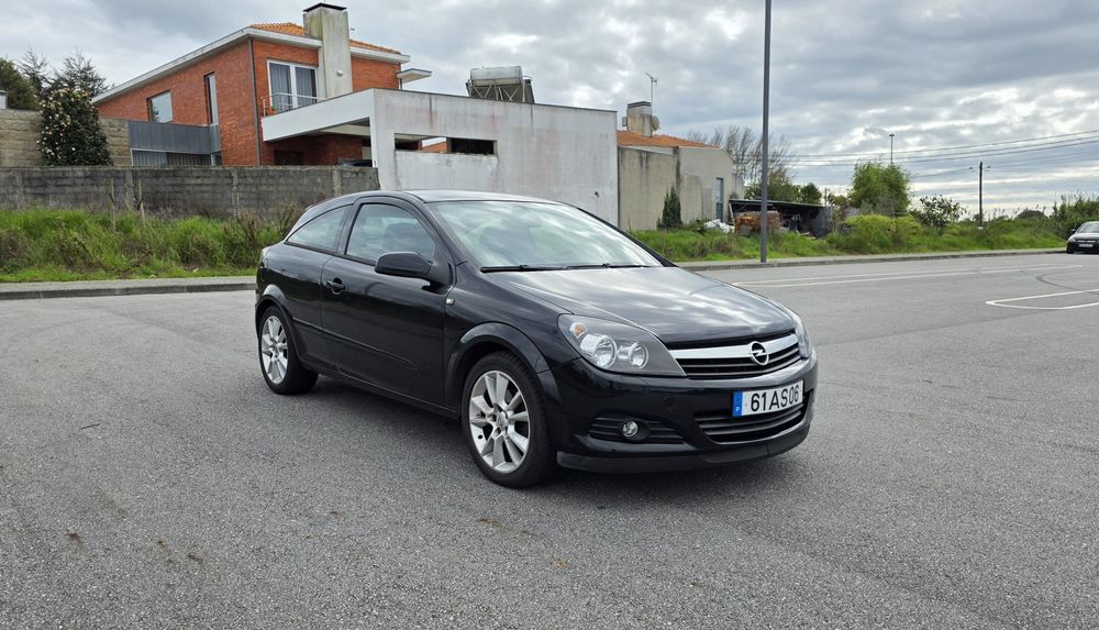 Opel Astra GTC 1.7 - 5 lugares