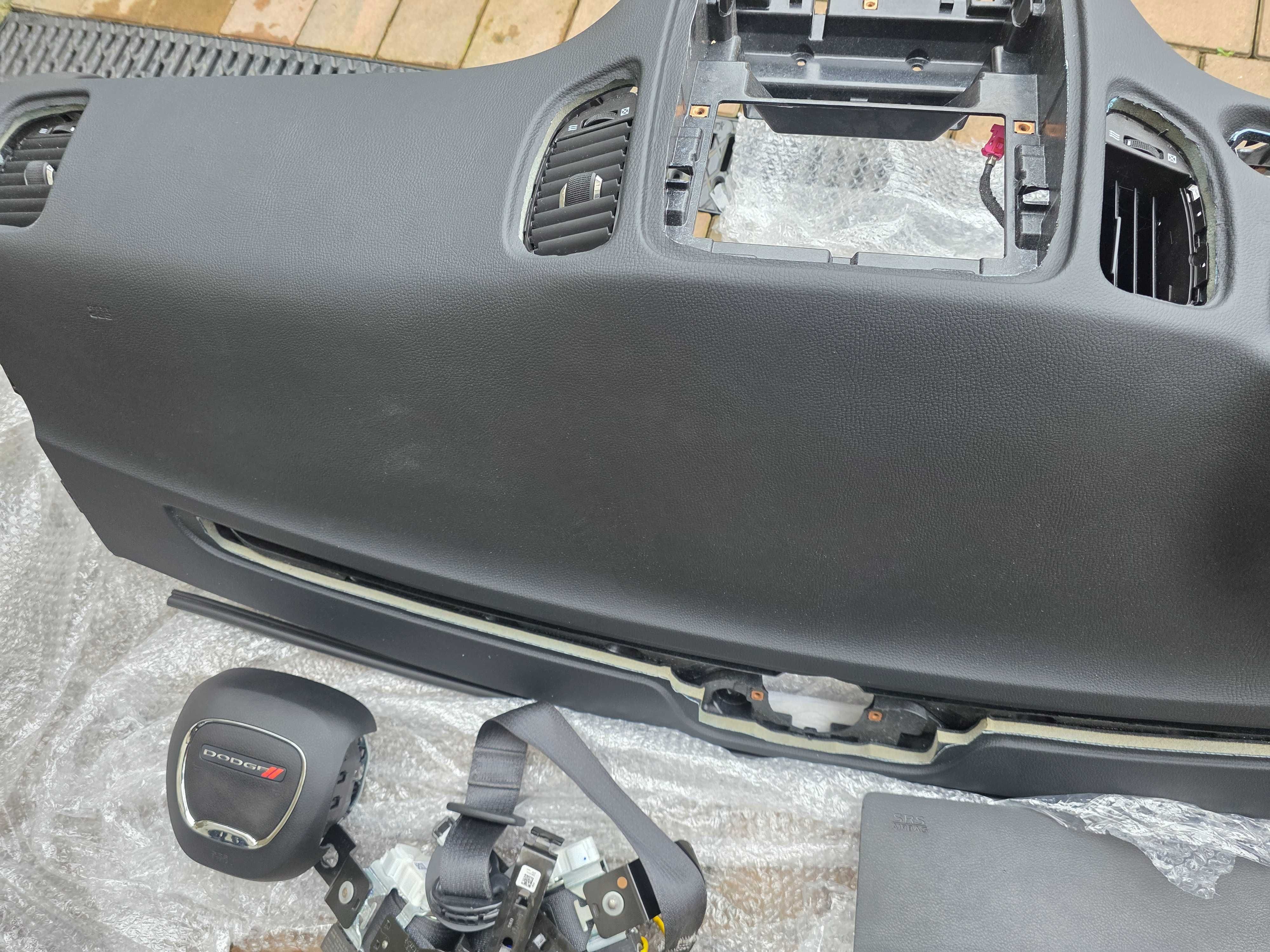 Deska konsola DOGE Durango poduszki pasy Airbag