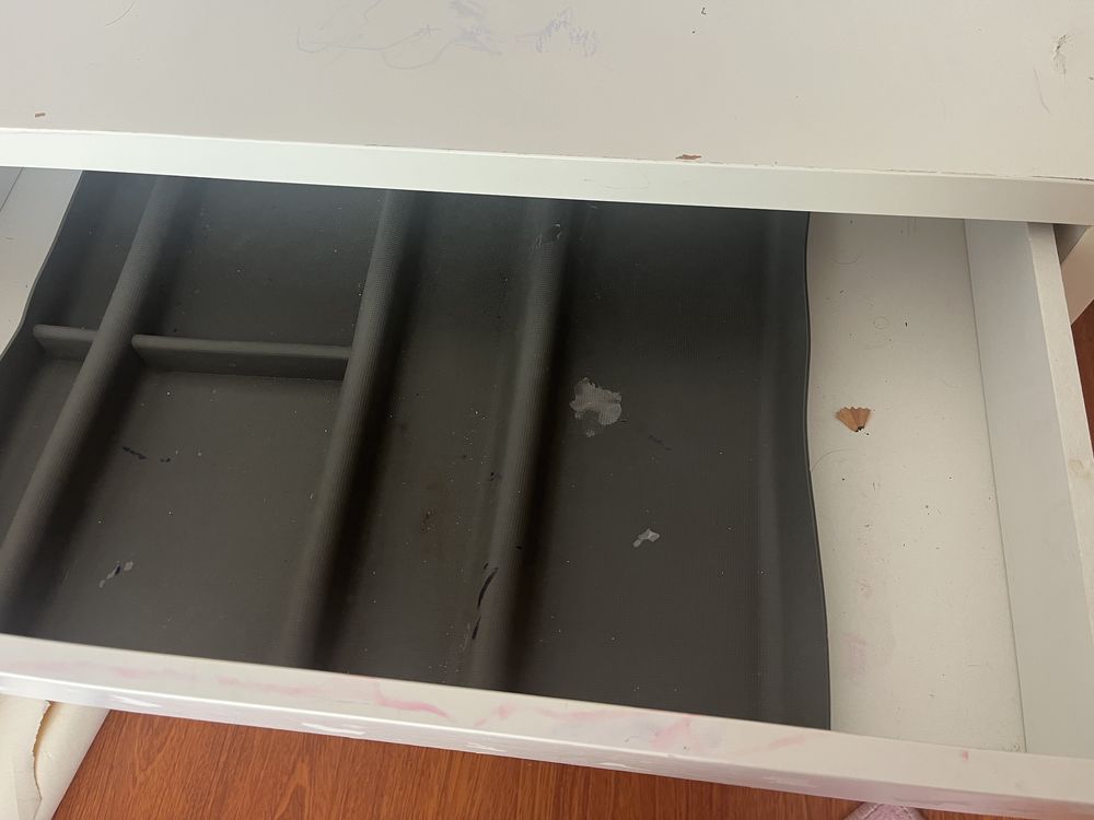 Secretaria com gaveta IKEA