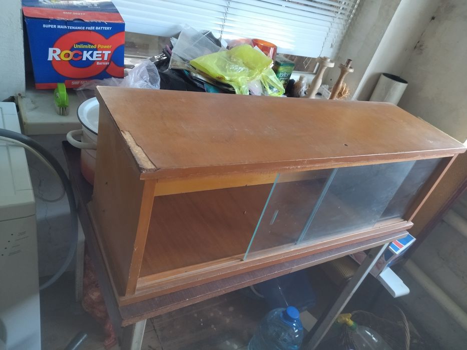 Полка для книг .