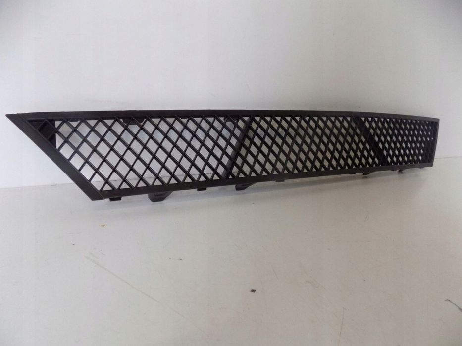 BMW 5 GT F07 kratka środkowa zderzaka - 3947