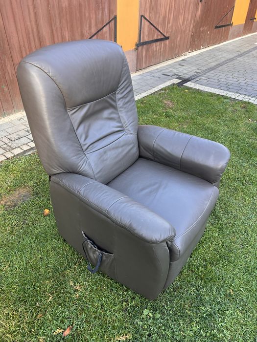 Fotel skórzany rozkładany