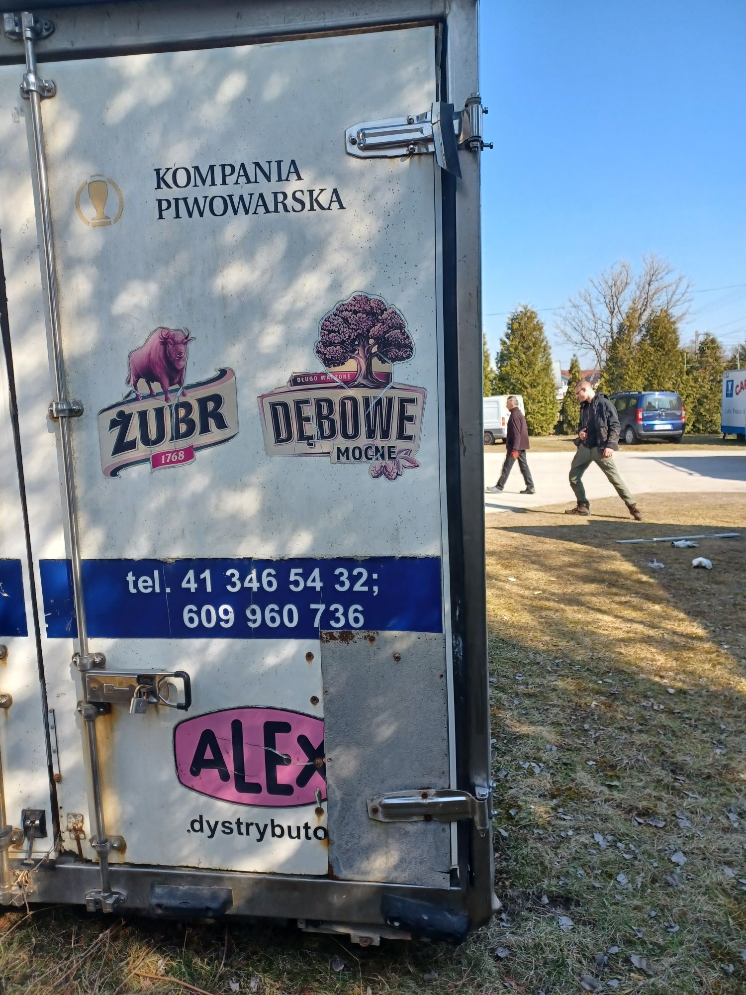 Drzwi kontenera samochodowego