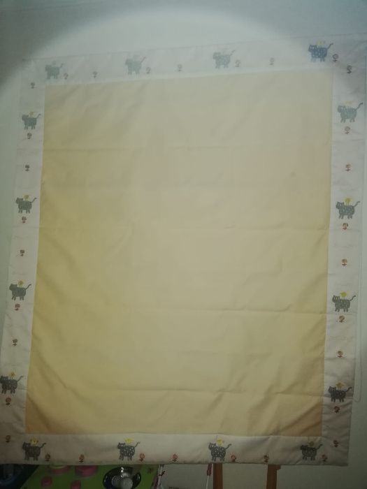 Cortinado tipo estore japonês e Quadros