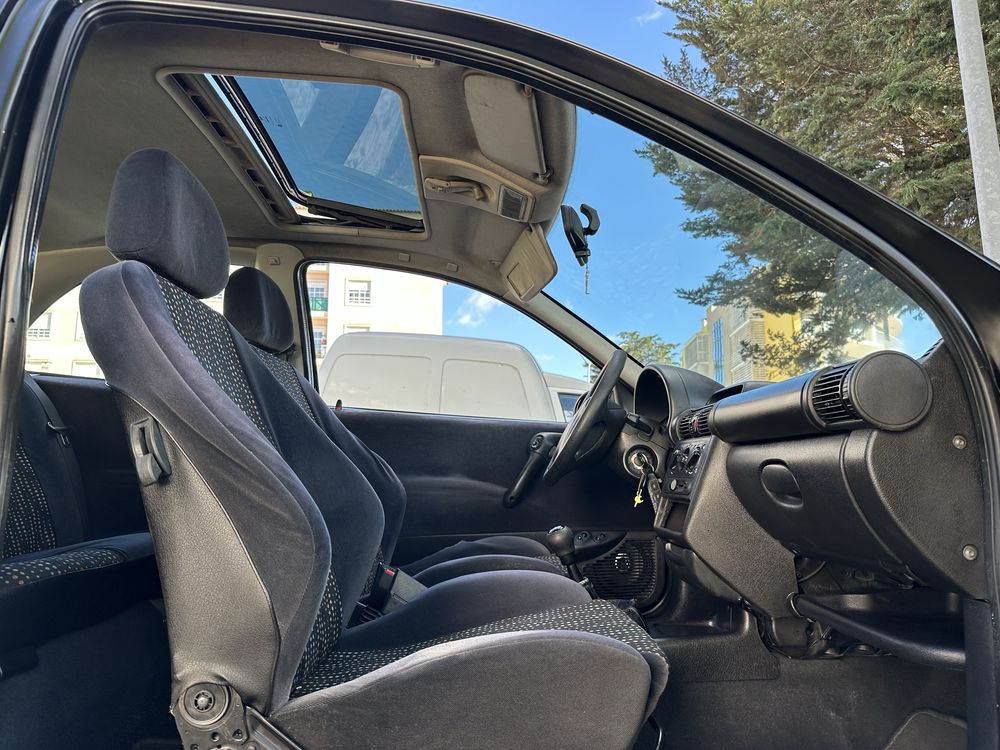 Opel Corsa 1.7 Dti motor isuzu com 200 mil kms 5 lugares