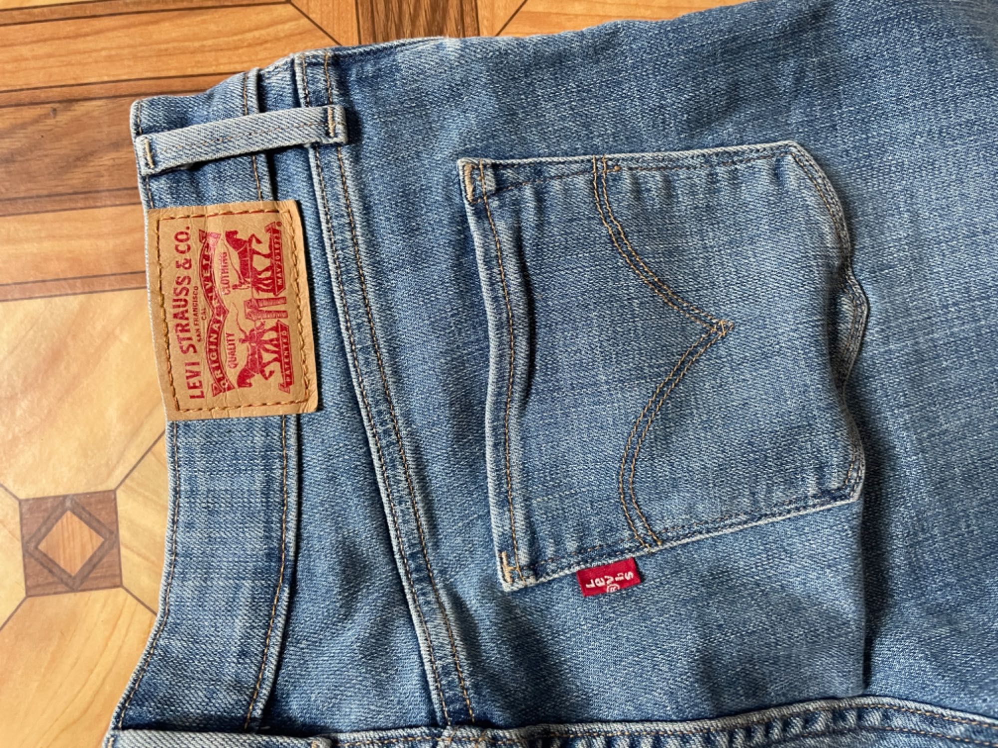 Бриджи джинсовые женские Levis 27 размер