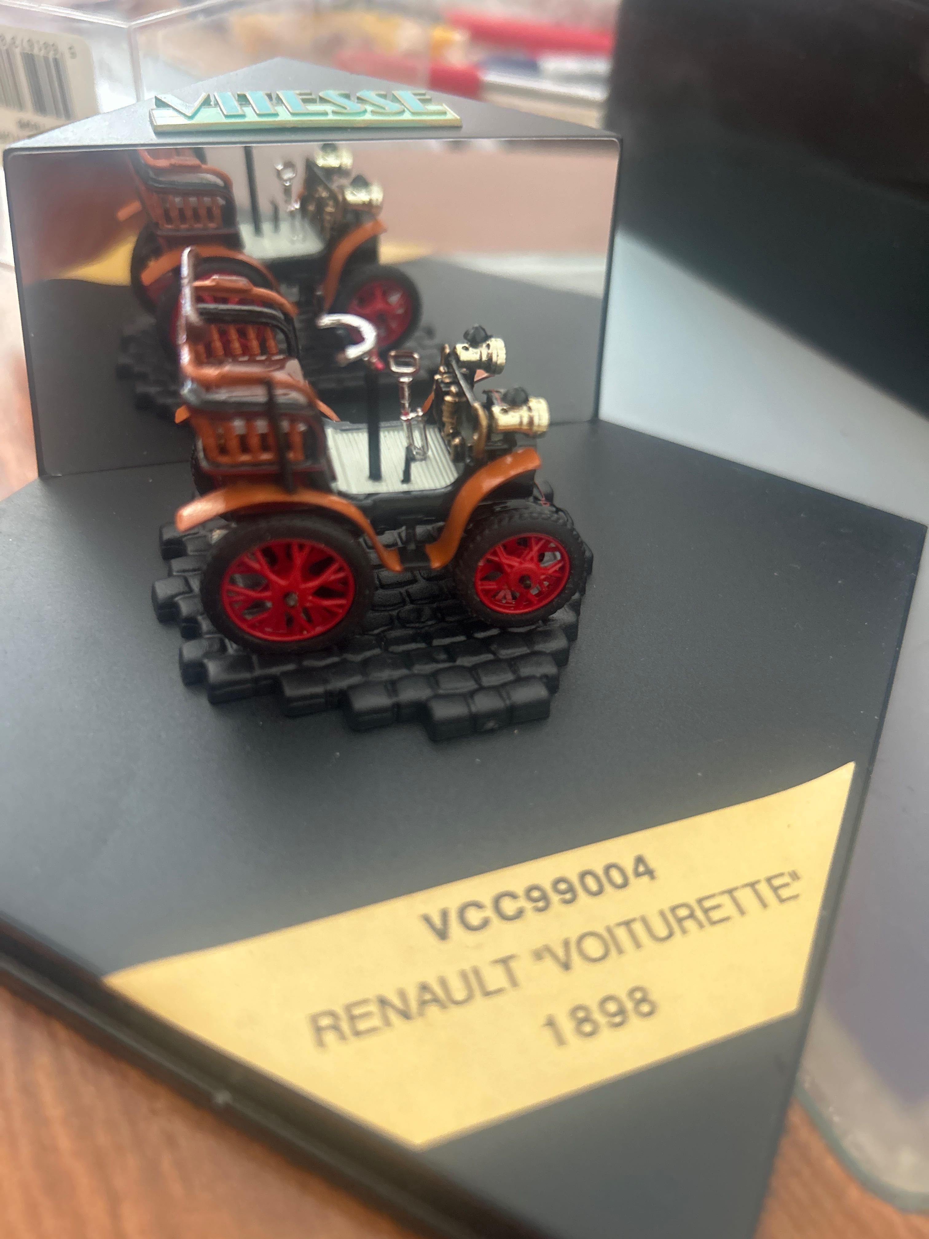 Carro em miniarura Renault 1898