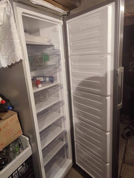 Морозильна камера beko