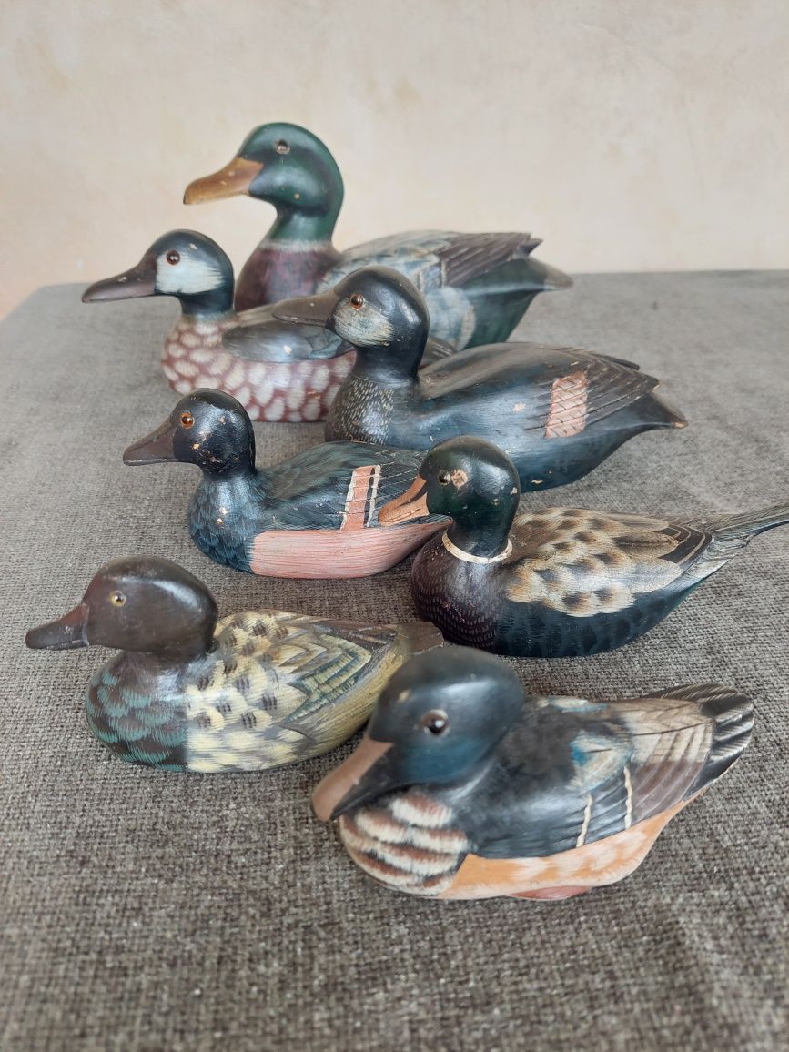 Conjunto de patos de madeira vintage