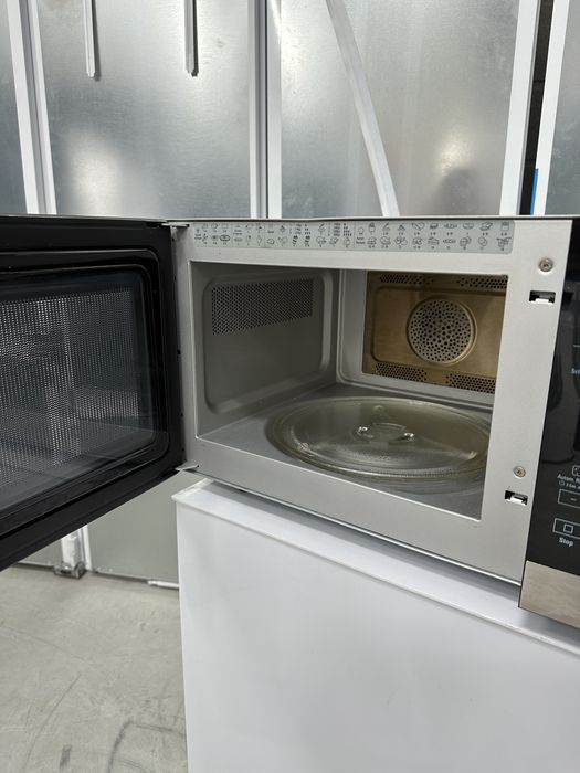 Мікрохвильова піч Bauknecht