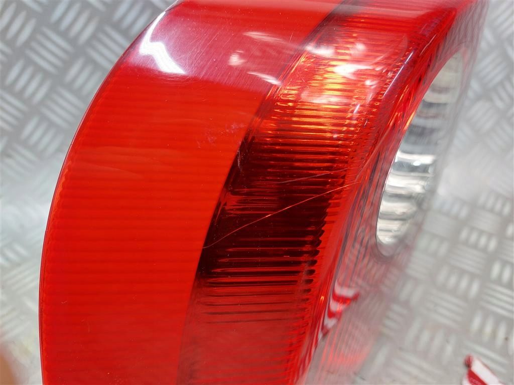 Lampa lewa tylna tył volvo XC90 i