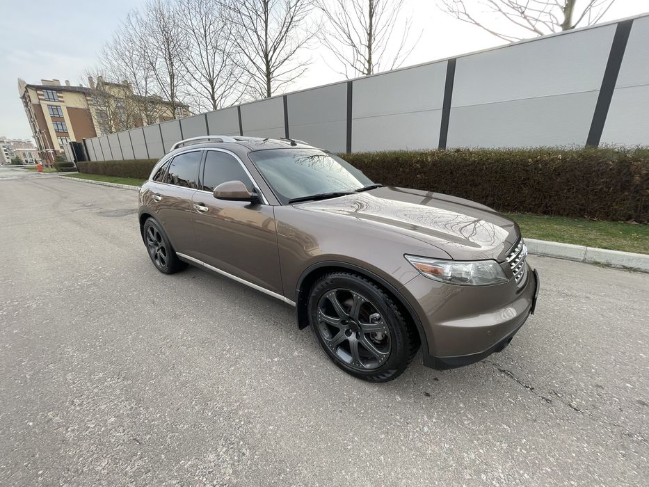 Продаж автомобіля Infiniti FX 35